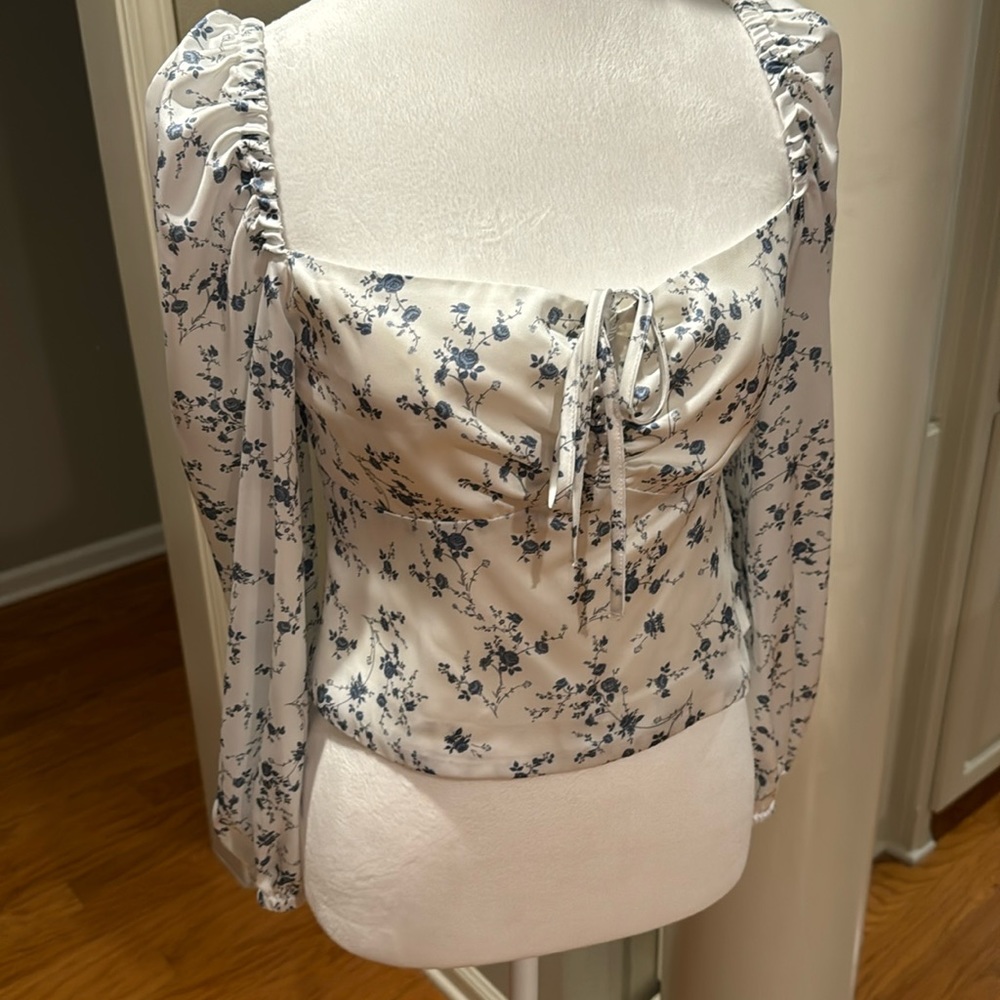 Gianni bini puff sleeve blouse